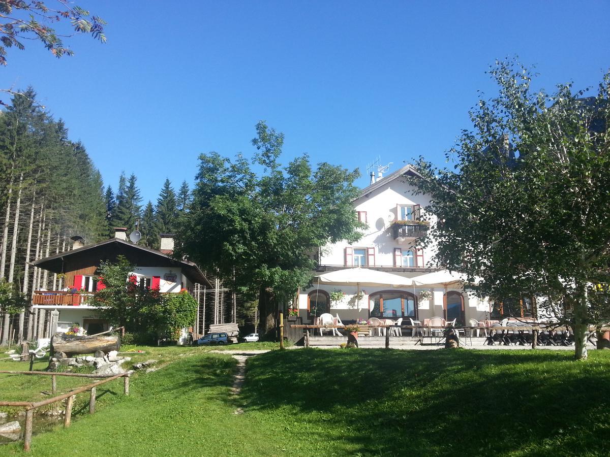 Hotel Fiames Cortina d'Ampezzo Exterior photo